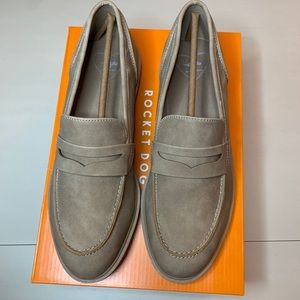 Rocket Dog Gabby in Taupe - New in Box